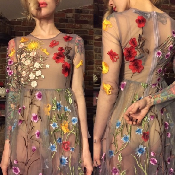 ⚡️LAST ONE⚡️embroidered maxi *damage discount* - Picture 3 of 8