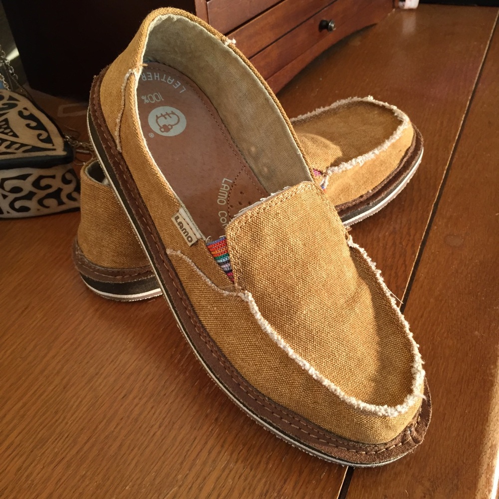 LAMO Canvas Flats