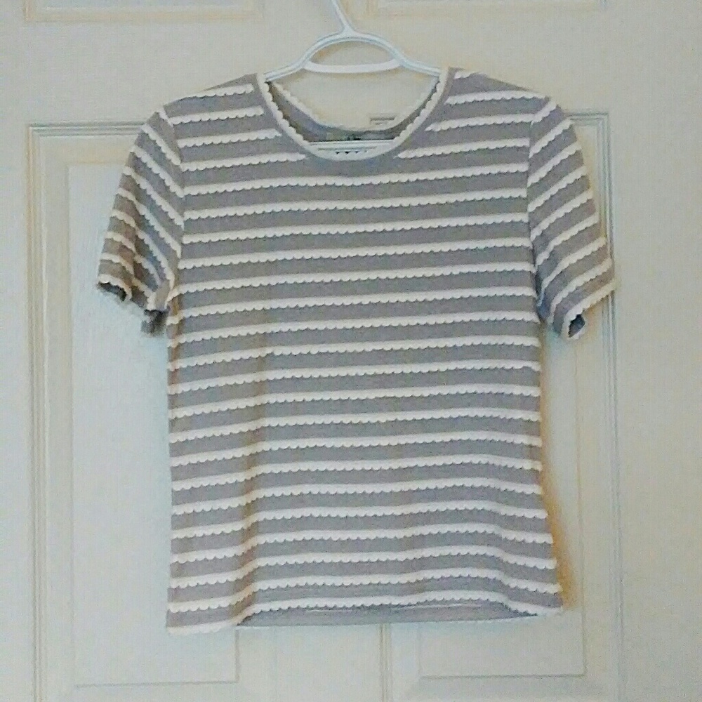 Super cute grey and white striped blouse!!