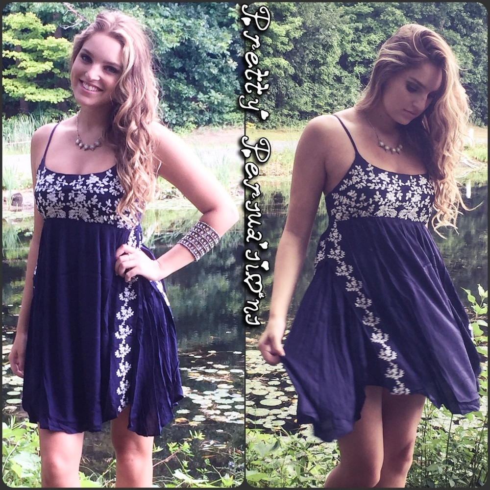 SALE NWT Navy White Floral Embroidered Slip Dress - Picture 3 of 5