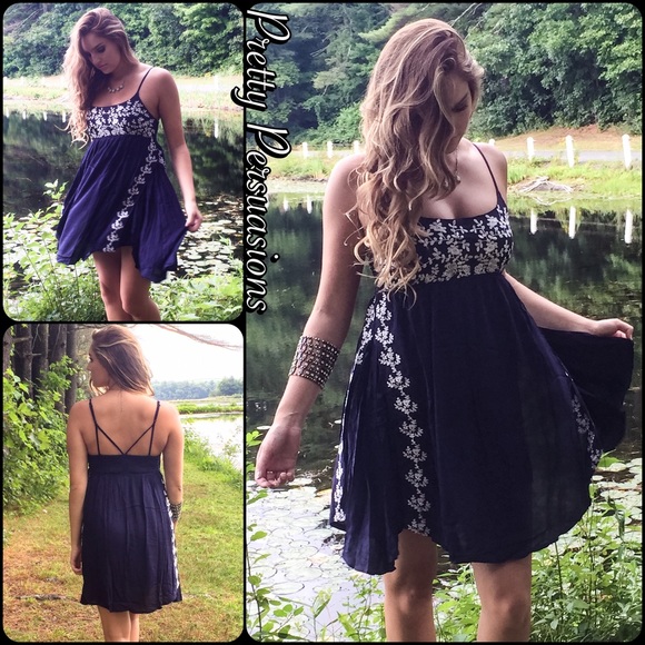 SALE NWT Navy White Floral Embroidered Slip Dress - Picture 2 of 5