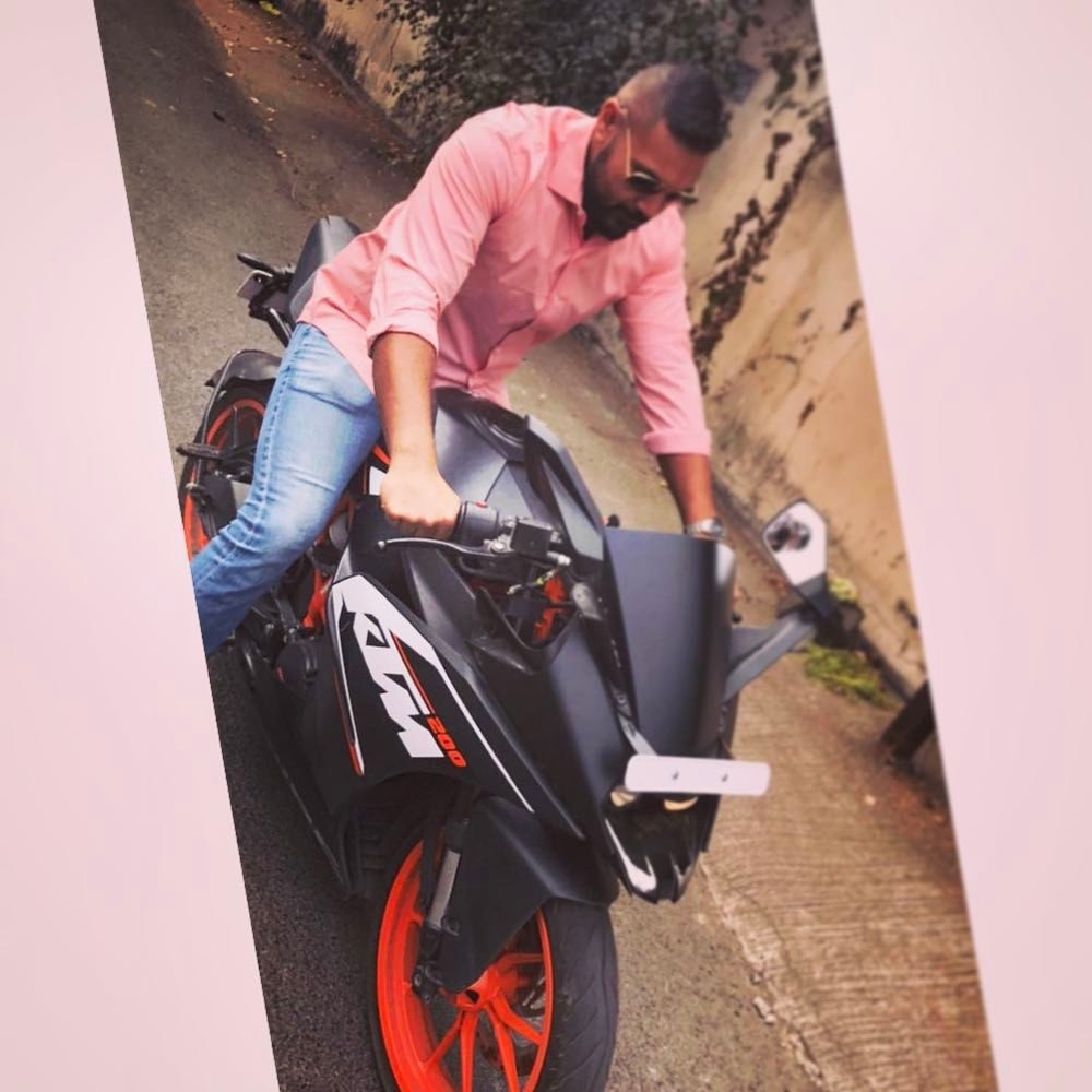 Meet your Posher, Nikhil