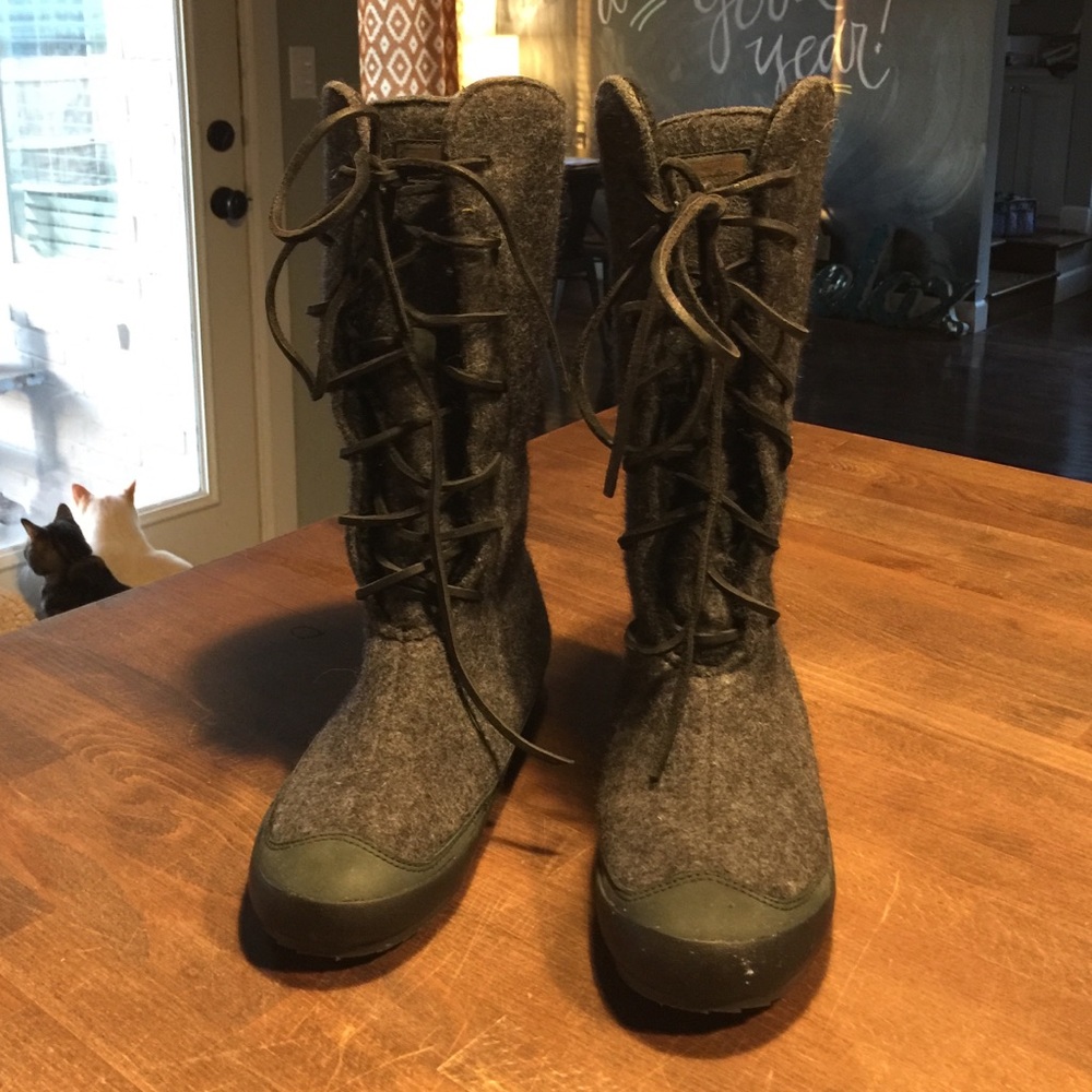 Patagonia arnoux charcoal performance boot