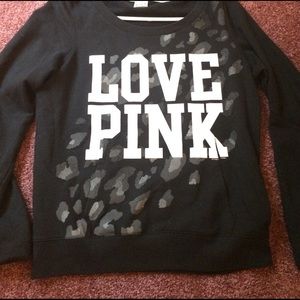 Black/white/grey crew neck sweatshirt.