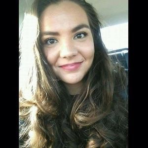 Meet your Posher, Alexis