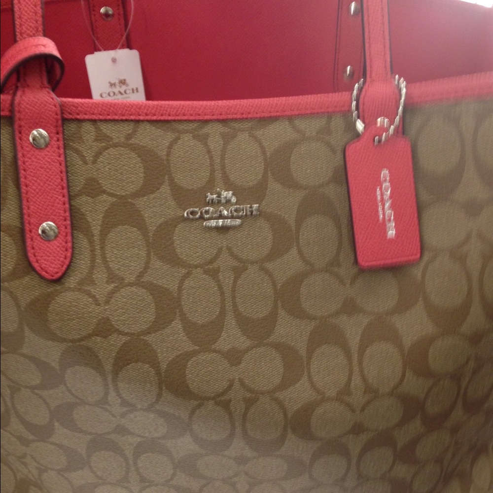 Brand New COACH Reversible purse comes with wallet