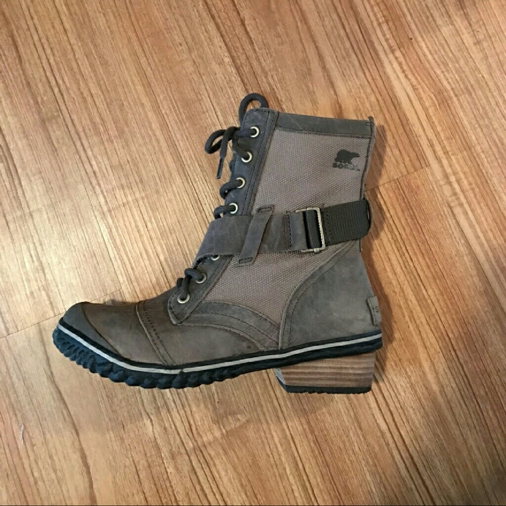 SOREL slim lace up brown L boot