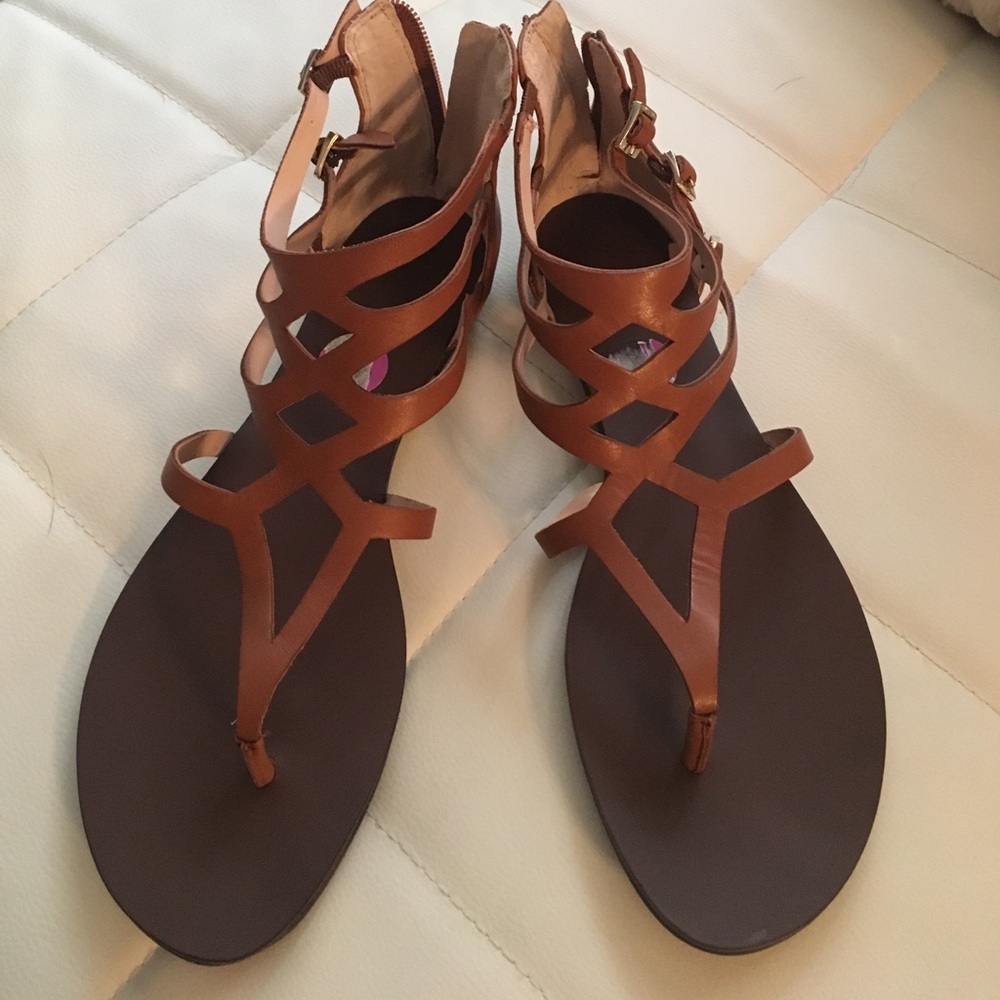 Vince Camuto sandals back zip