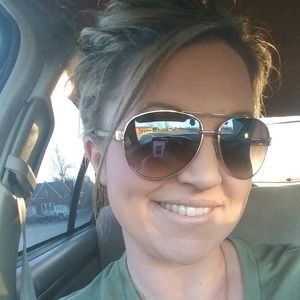 Meet your Posher, Hailey