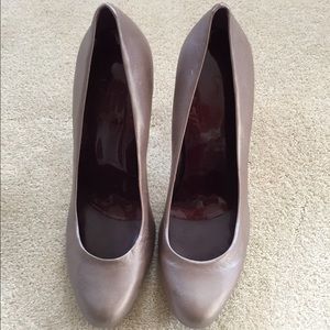Jessica Simpson silver heels - 8.5