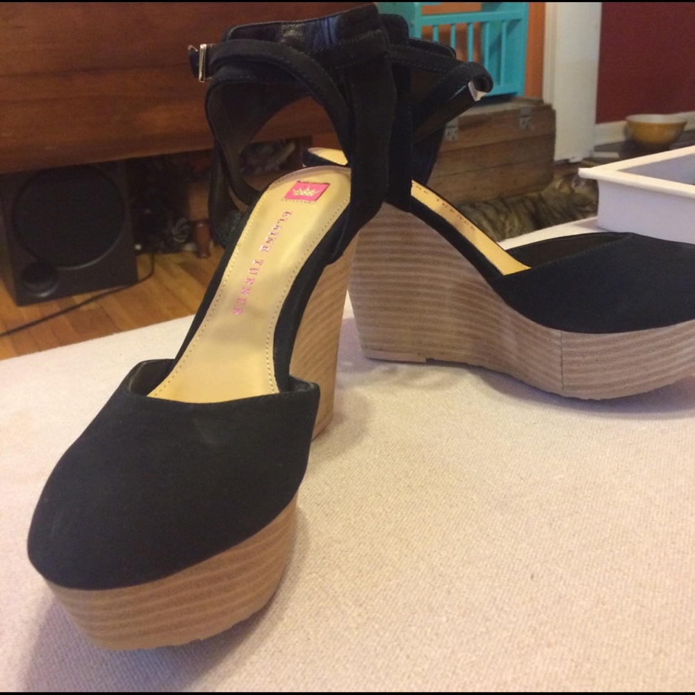 Black Platform Sandals With Extra Padding - image 1