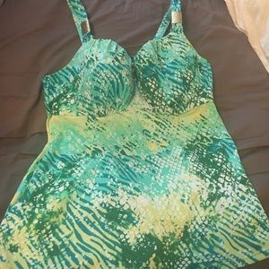 Tankini top. NWOT. Amazing support