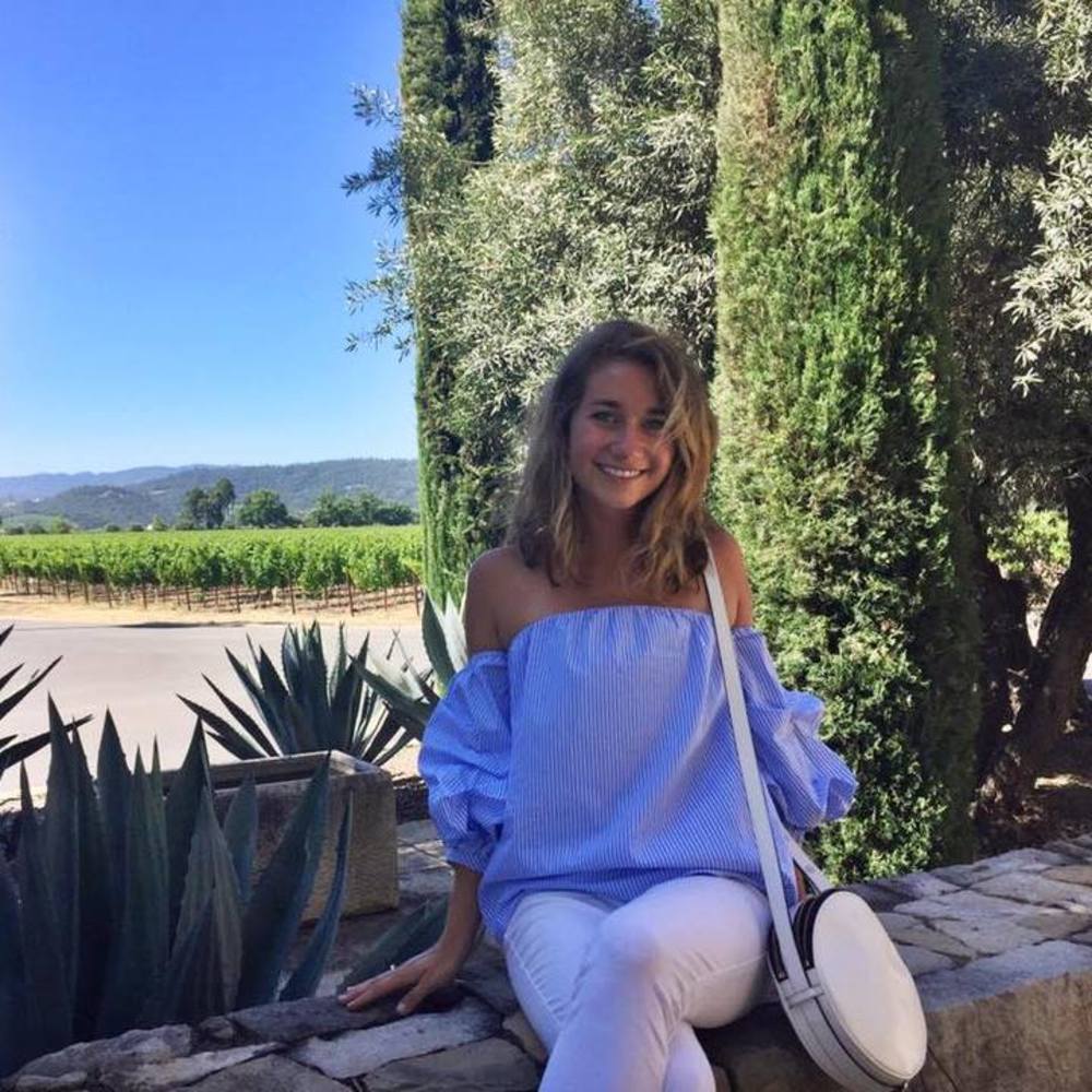 Meet your Posher, Claire