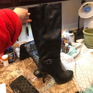 Size 7 boots never worn