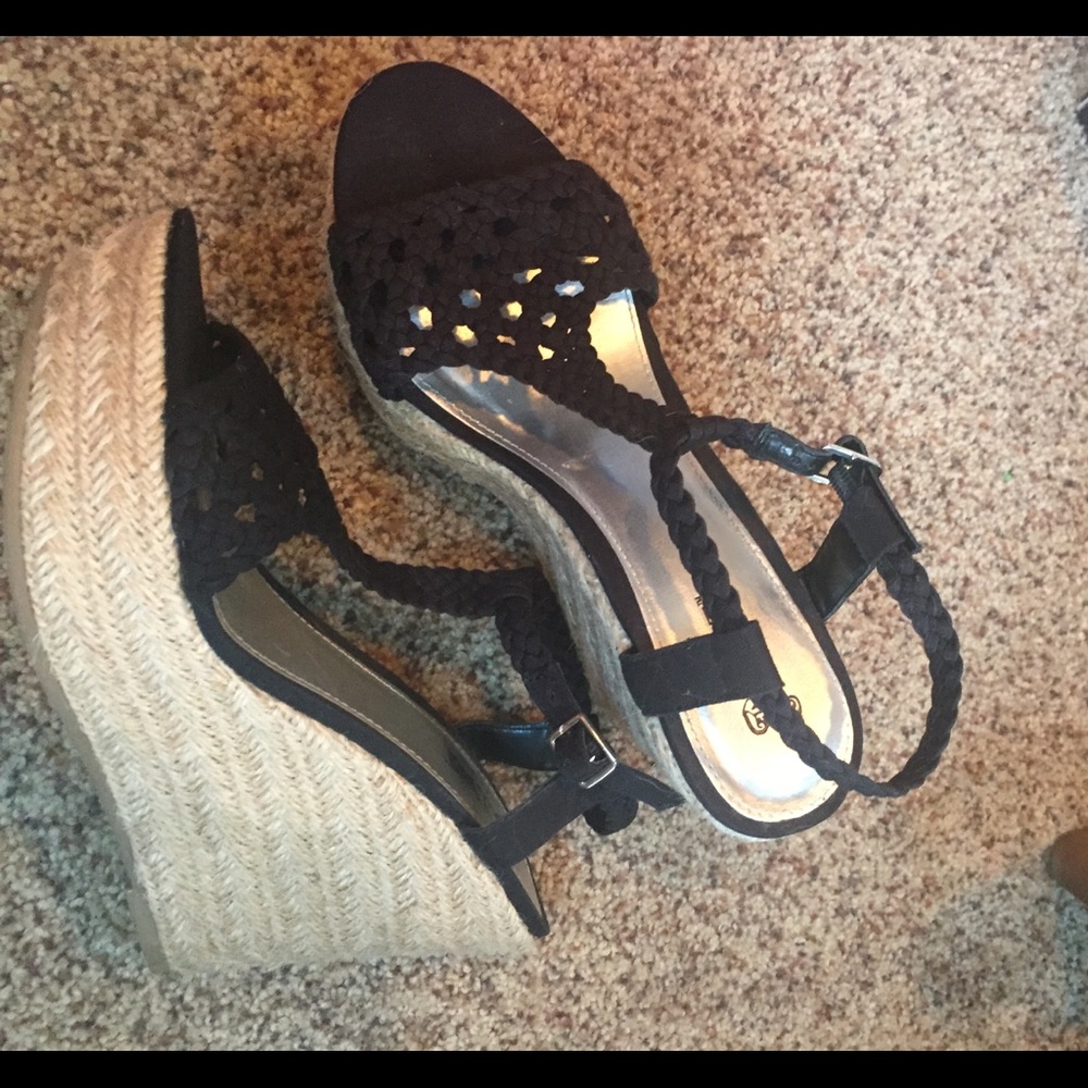 Black crochet and burlap wedges