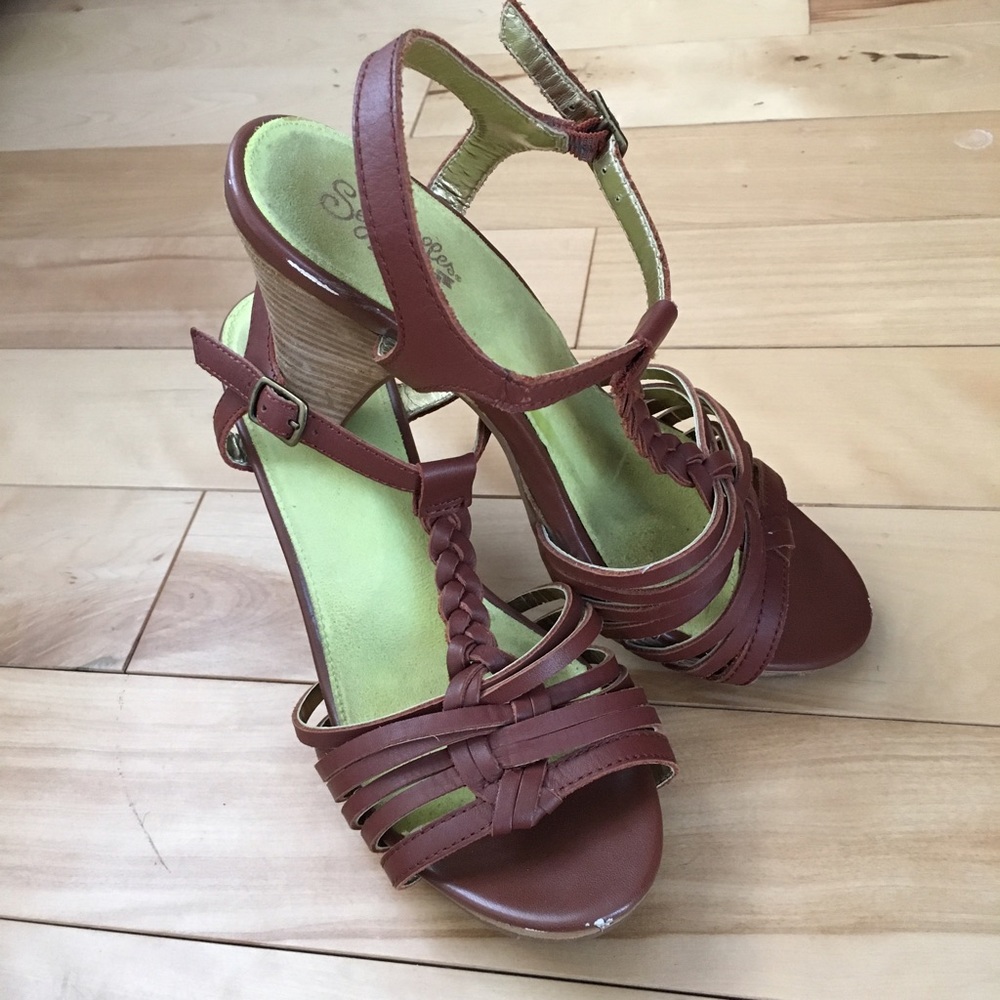 Seychelle Sandal