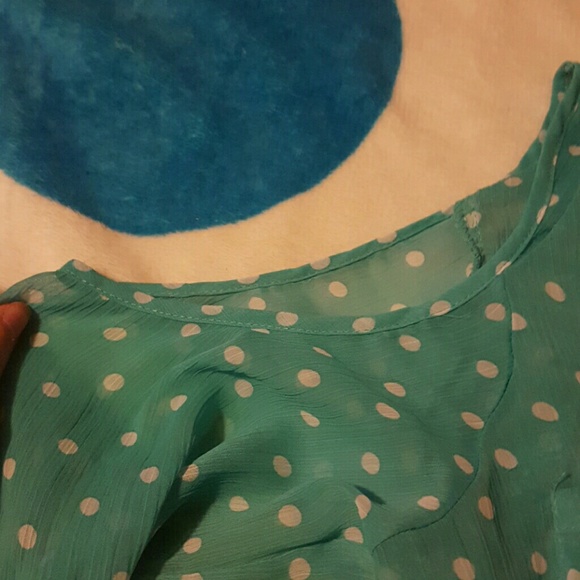 🌺Cold shoulder button down🌺 - Picture 2 of 3