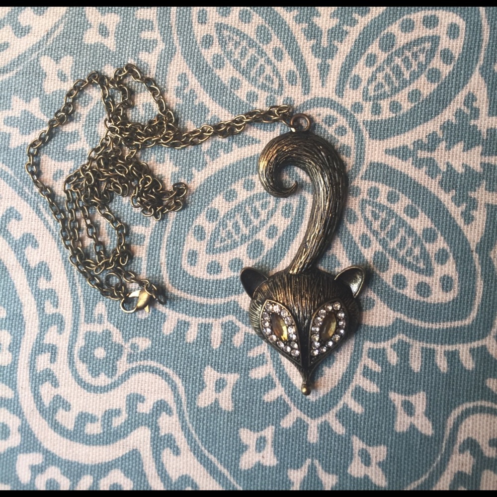 Charming Charlie adorable fox necklace