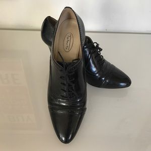 Patent leather lace up oxford heels