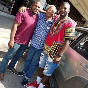 Meet your Posher, Lee