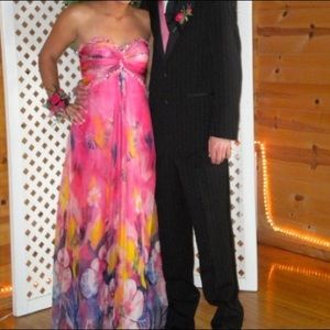 Strapless flowy dress