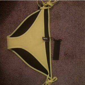 Triangl yellow bottom