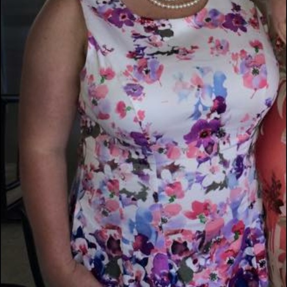 Dress - Picture 2 of 4