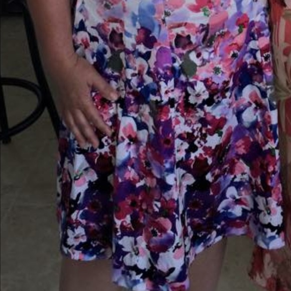 Dress - Picture 3 of 4