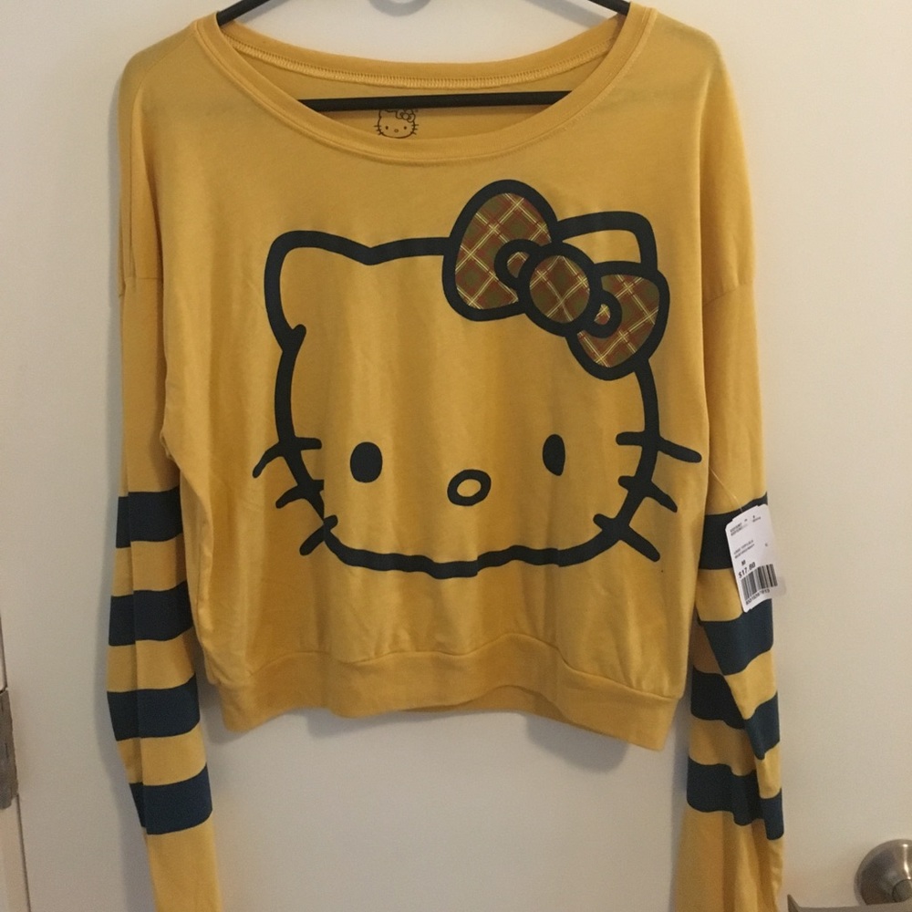 Hello Kitty cropped tee