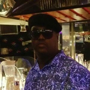 Meet your Posher, Larry