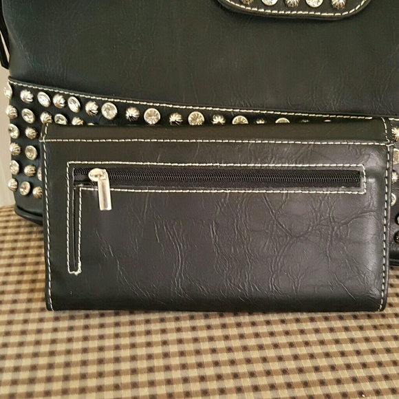 P&G 'Sarah' collection large bag and matching wall - Picture 5 of 5