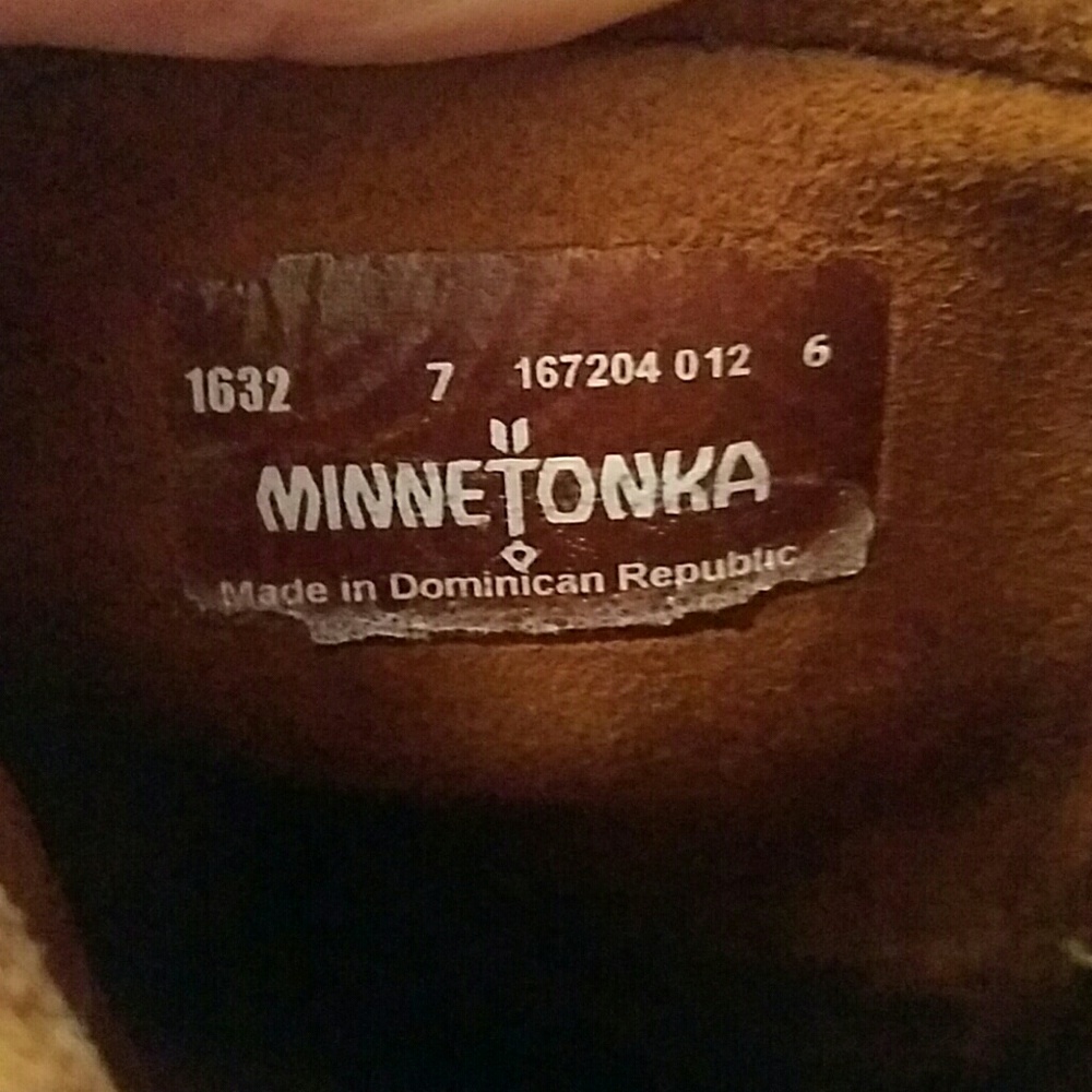 Minnetonka Fringe boots - Picture 3 of 6
