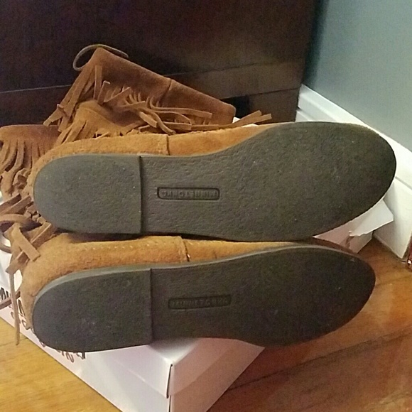 Minnetonka Fringe boots - Picture 2 of 6