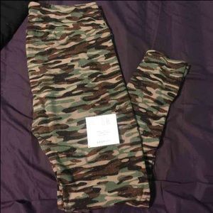 LULAROE tc leggings.