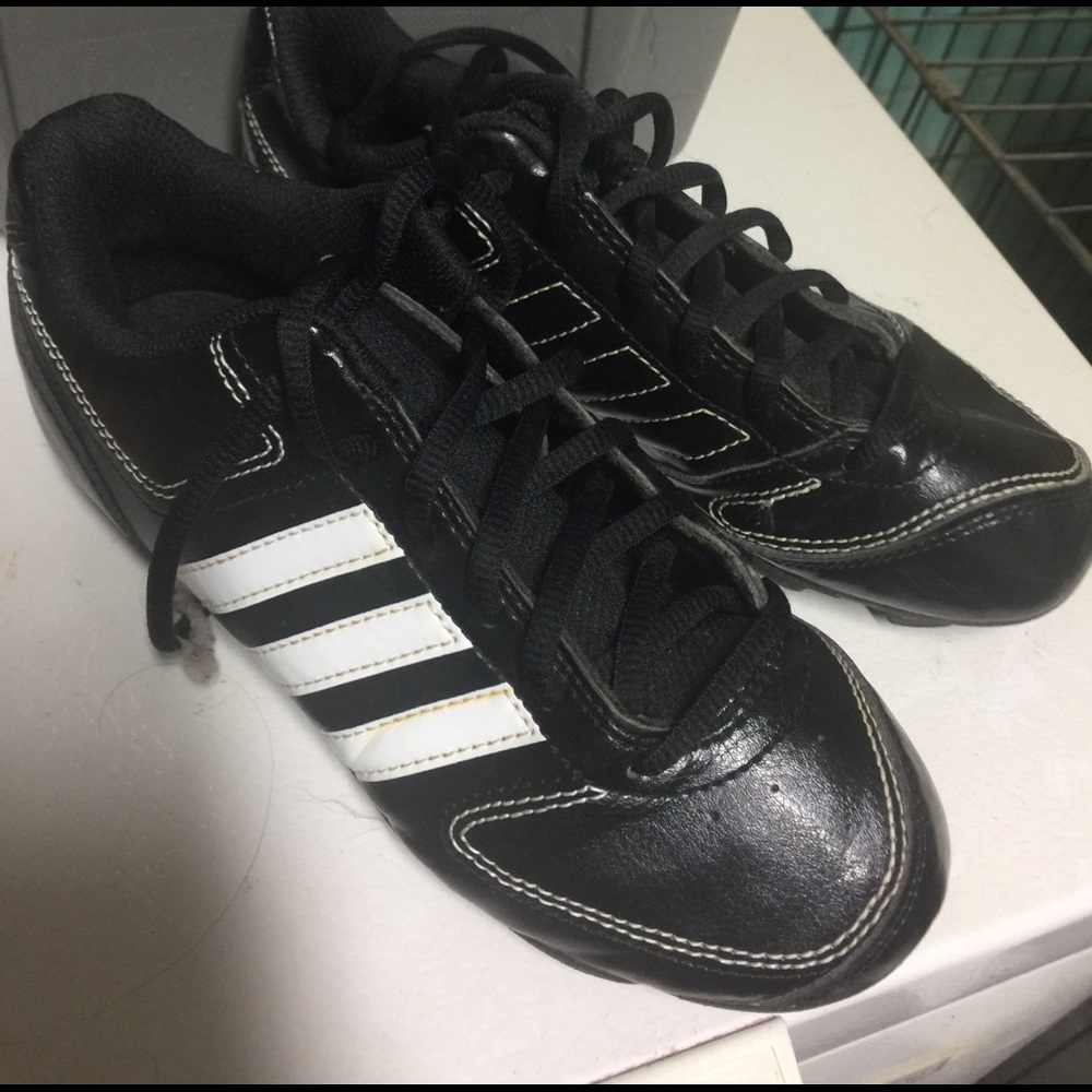 Adidas baseball cleats