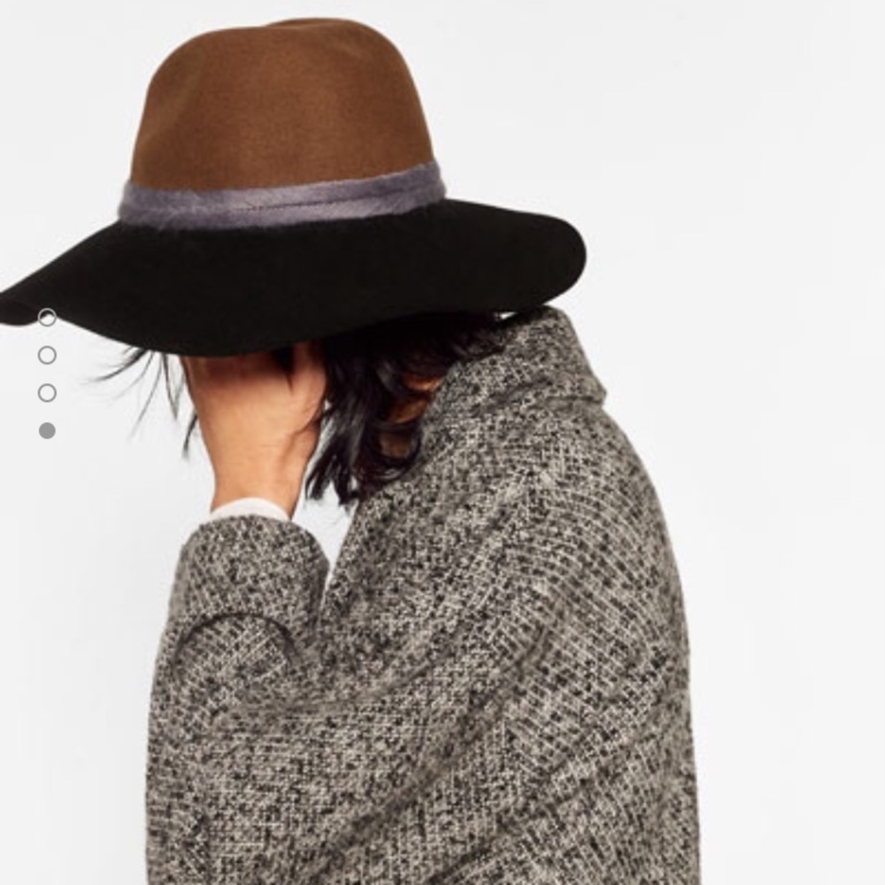 Interwoven two tone hat