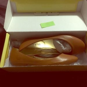 New Nude flats - Size 6