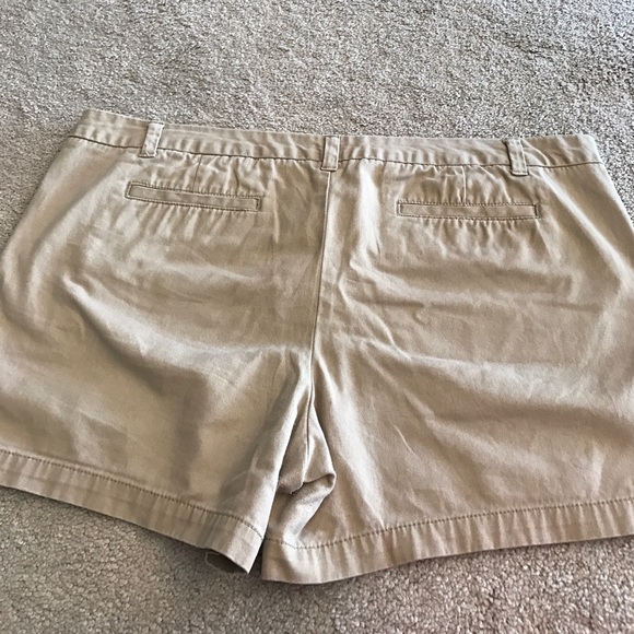 Khaki summer shorts - Picture 2 of 4