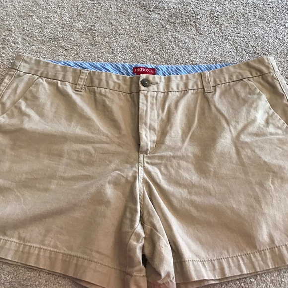 Khaki summer shorts - Picture 3 of 4