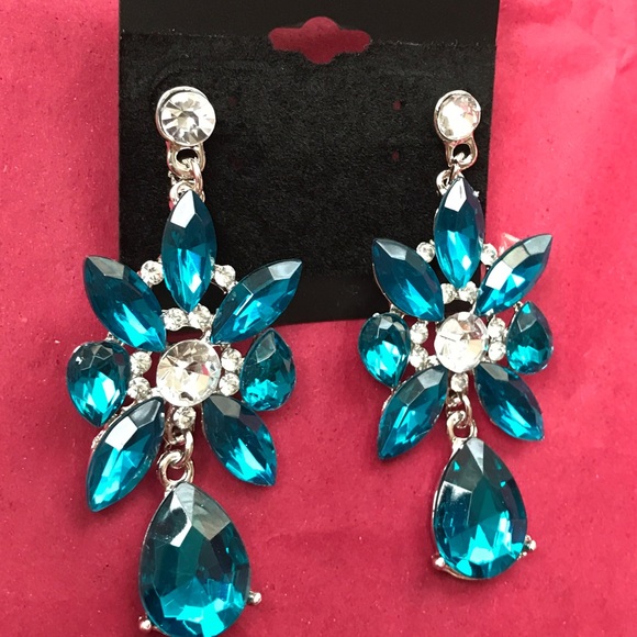 New Aqua Tear Drop Fashion Earrings Gorgeous - Picture 2 of 3