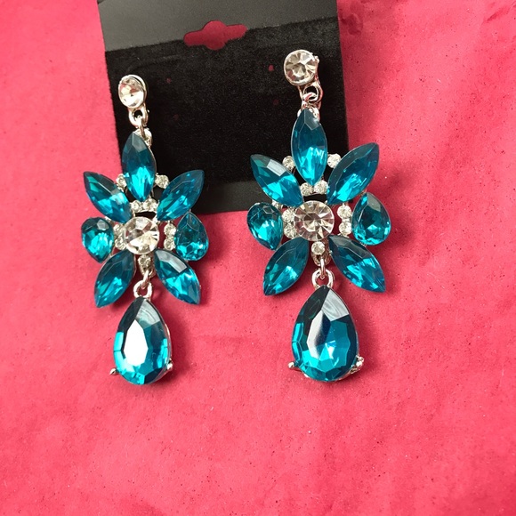 New Aqua Tear Drop Fashion Earrings Gorgeous - Picture 3 of 3