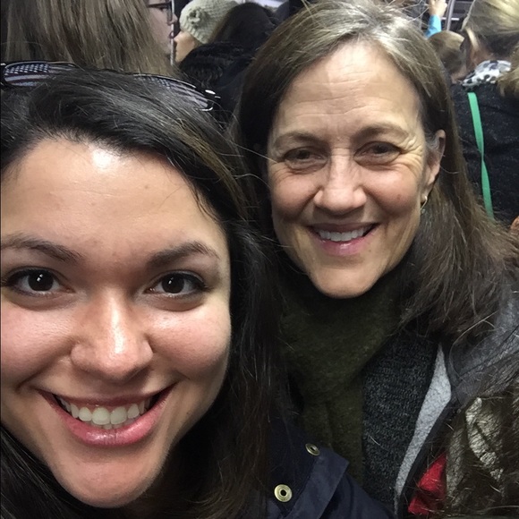 Meet your Posher, Pam - Picture 1 of 1