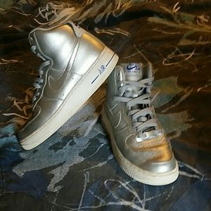 Silver nike air force 1