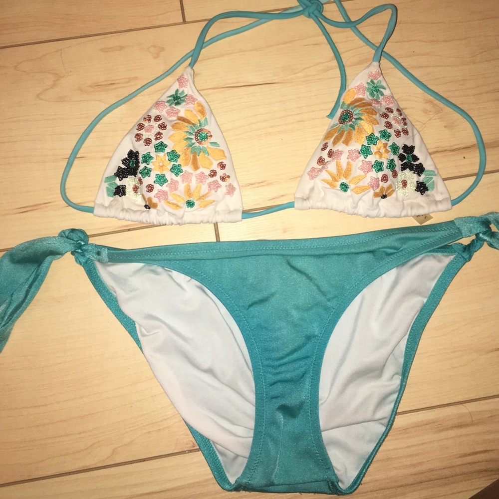 Two piece Victoria's Secret bikini!