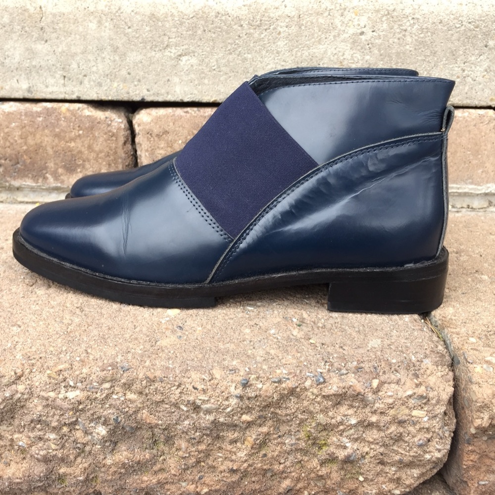Navy leather Chelsea boot