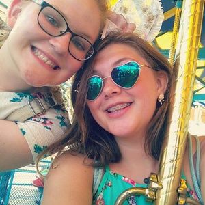 Meet your Posher, Bennies