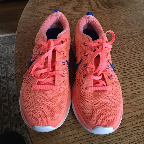 Nikes- BASICALLY NEW! Worn for 5 minutes-too small - Picture 2 of 3