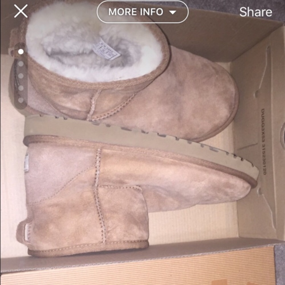 MINI UGGS SIZE 7