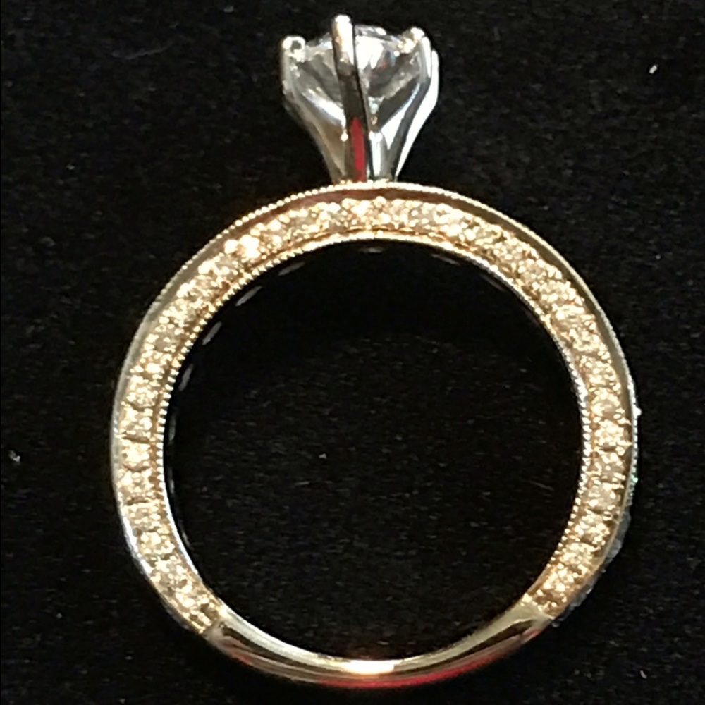 WOW!! 1.03 carat marquise diamond engagement ring - Picture 3 of 8