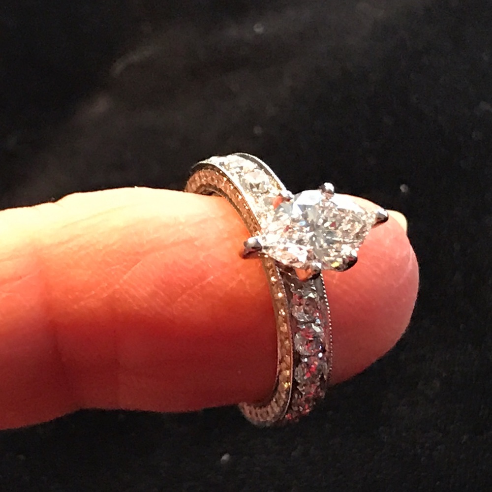 WOW!! 1.03 carat marquise diamond engagement ring - Picture 5 of 8
